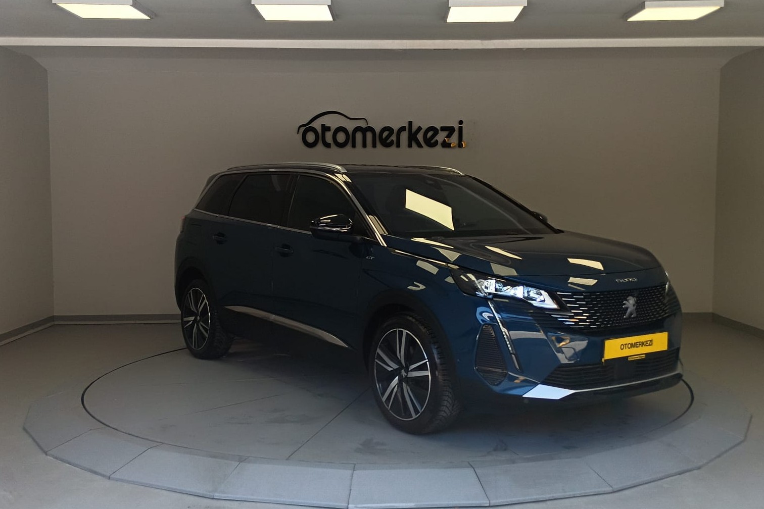 PEUGEOT 5008 1